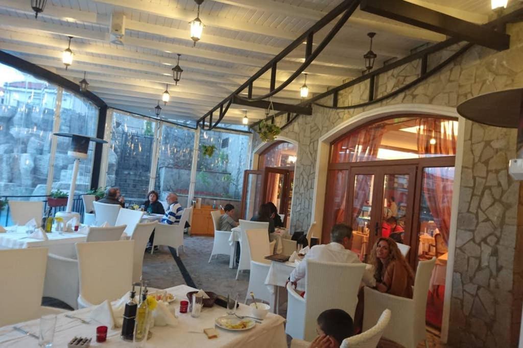 Generaator House Villa Aheloj Kültér fotó