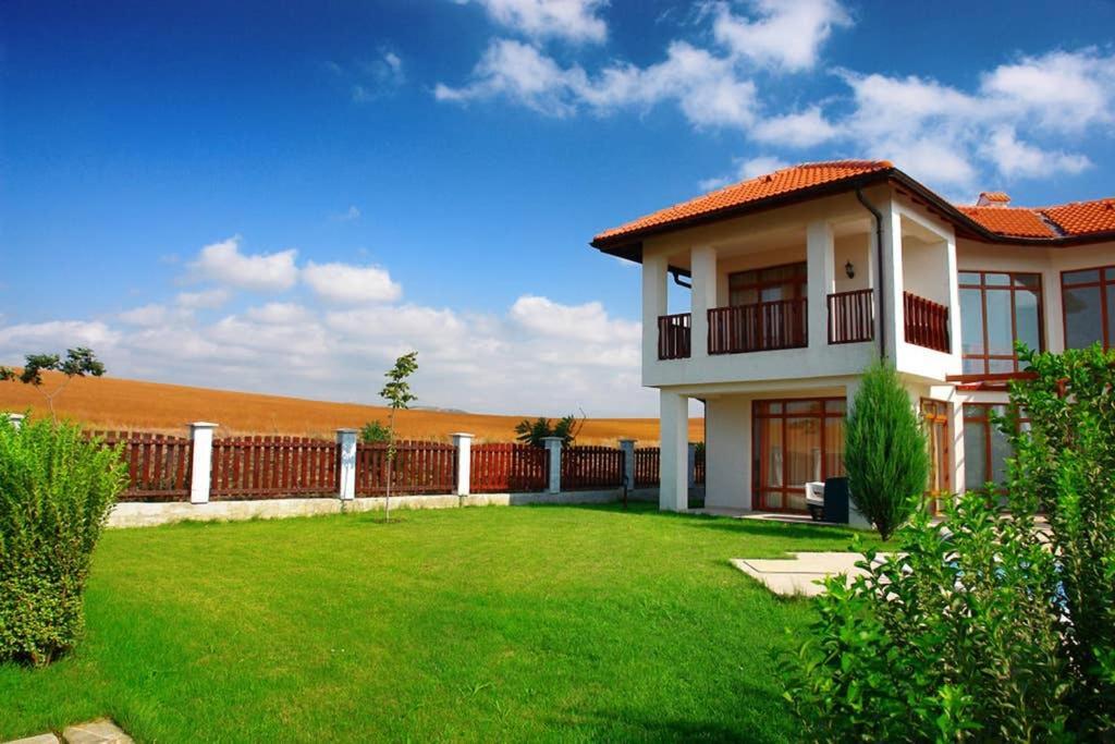 Generaator House Villa Aheloj Kültér fotó